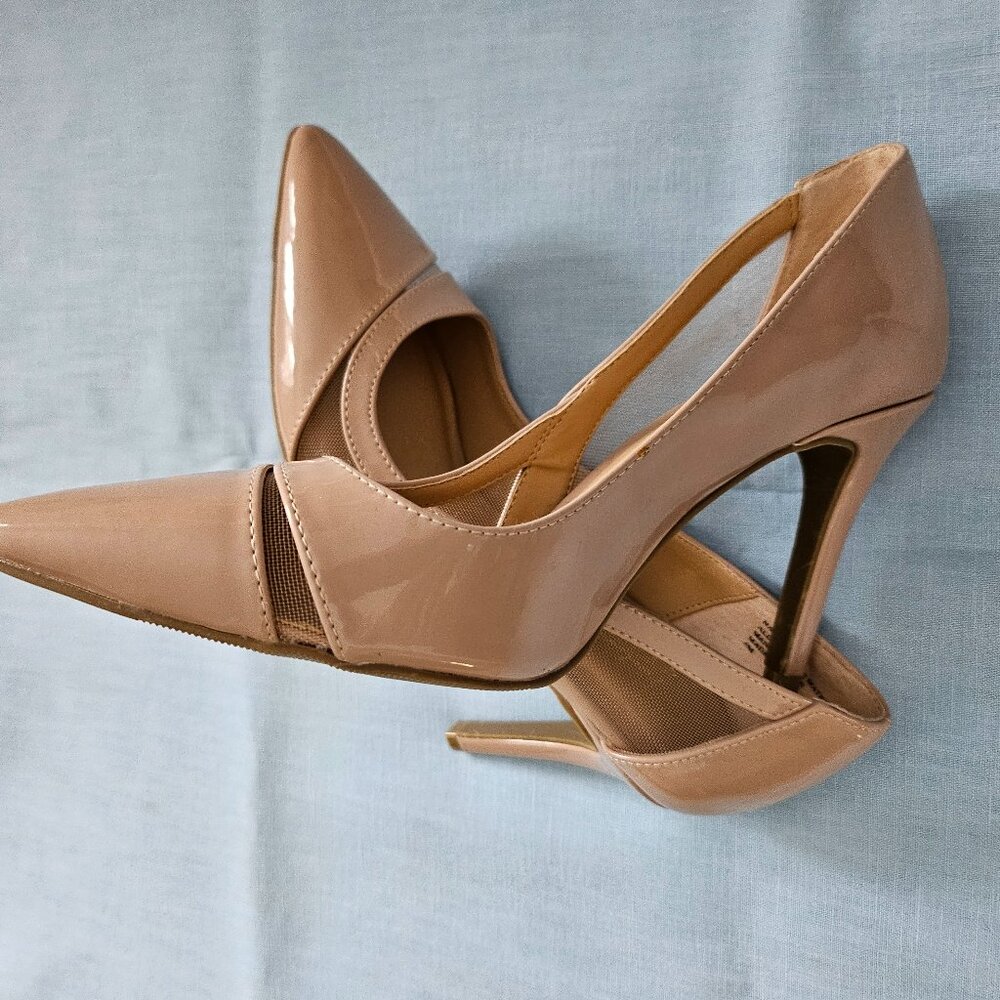 Thalia Sodi Patent Leather Nude 3.5 Inch Heels with Mesh Side Accents Size 6M